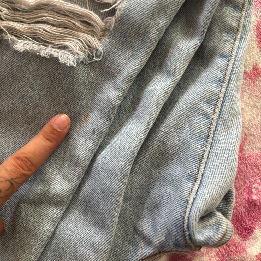 Levis Light Blue Denim Jeans - Picture 4 of 4